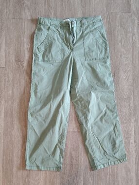 Straight-Leg Pants in Light Sage Green